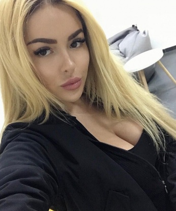 Эмилия, 2000 лет, 3 размер груди